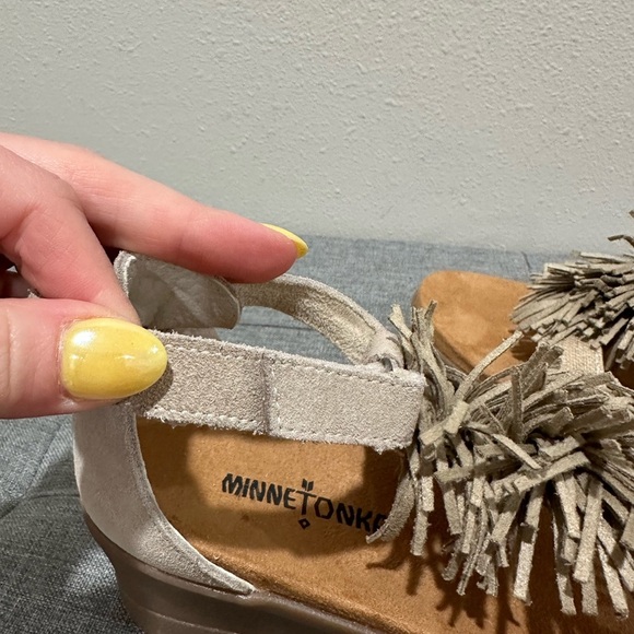 Minnetonka Desi Fringe Wedge - Picture 10 of 12
